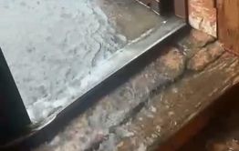Вода в доме одного из сёл Забайкалья появляется после каждого дождя