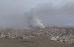 ​Пожар на читинской свалке продолжается, горит порядка 1,5 га