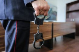​Жена полицейского, убившая парня в Балее, получила 9 лет колонии общего режима