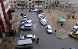  Мужчина удерживает ребенка в заложниках в одном из домов Читы 
