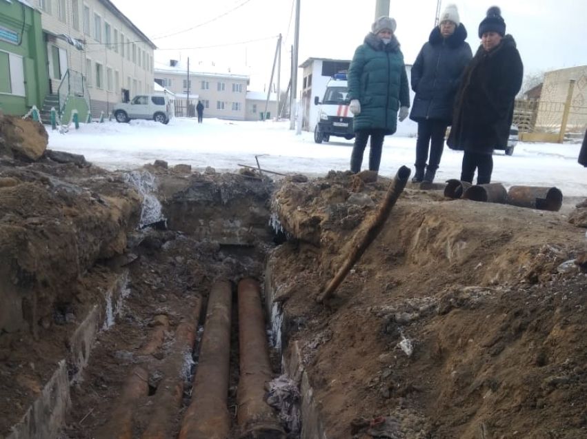 Авария на теплотрассе в селе Маккавеево устранена