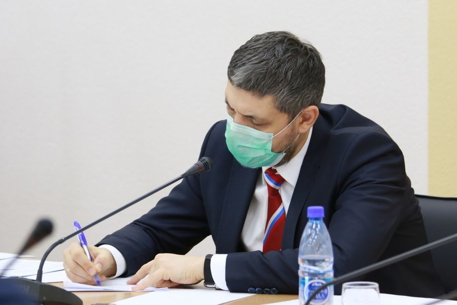 Осипов предложил раздавать маски бесплатно, но не всем
