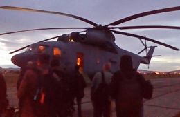 Журналистов доставили на учения на Цуголе вертолетом