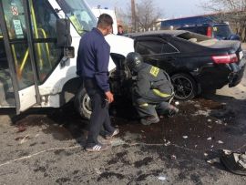 ​После тройного ДТП с маршруткой в Чите девять человек отправили в больницу