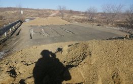 Власти Читы перекрыли мост через реку Жерейка на Черновских