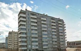 Жильцов покосившегося дома в Чите эвакуировали из-за сообщения о минировании