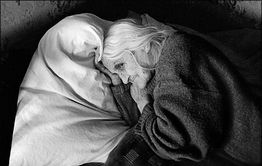 Сиделка случайно убила прикованную к постели 73-летнюю бабушку-инвалида в Чите