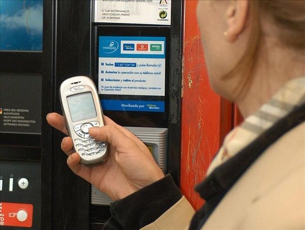 Мошенники увели с карт двух забайкальцев около 50 тысяч рублей