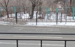 В Чите пешеходный переход перекрыли дорожным ограждением