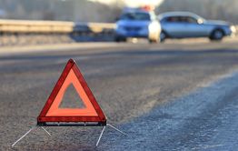 Водитель сбила подростков на дороге в Могоче