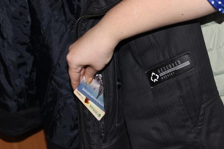 В Чите женщина украла деньги своего собутыльника и потратила их на спиртное