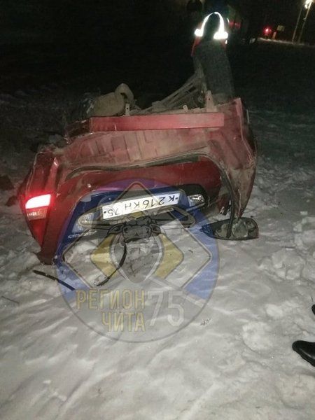 Пожилой водитель столкнулся с двумя поездами на переезде под Читой