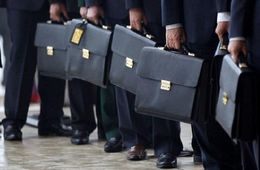Численность госслужащих в России в результате реформы госаппарата снизилась на 10% меньше чем за полгода