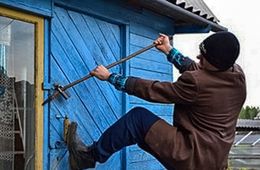 Двое односельчан обокрали пенсионера в Оловяннинском районе