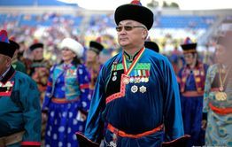 Президент наградил сенатора Жамсуева