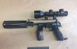 Схроны с оружием, принадлежащие нападавшей на предпринимателя ОПГ, обнаружили в Чите (фото)