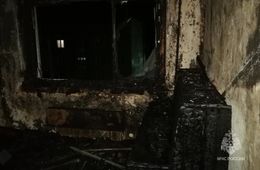 Пожарные спасли двух мужчин из горящей квартиры в Петровск-Забайкальском