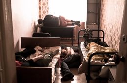 Переполох в общаге: хозяин не запер дверь, и его телефон и банковские карты «ушли в доход казино»