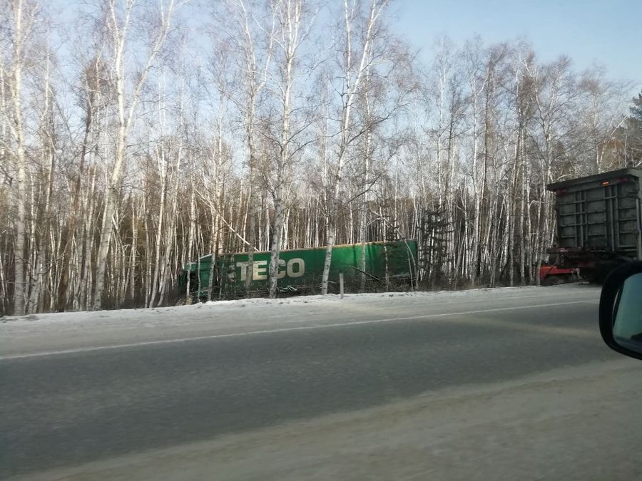 Фура слетела с трассы под Читой