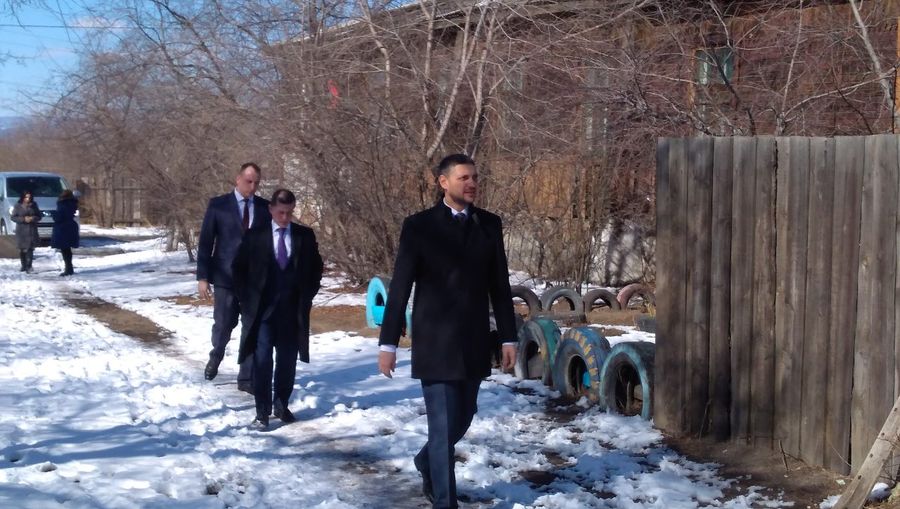 Эксклюзивное видео уборки Молодежной перед визитом Осипова публикует «Вечорка»