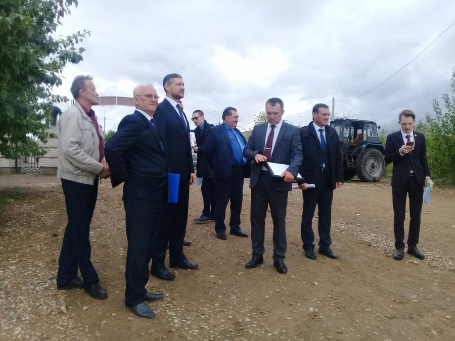 ​Пока Осипову показывают вылизанный центр Борзи, на окраине горит неубранная свалка