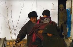 ​Нашлась мать детей, живших с отцом в заброшке в Чите (видео)