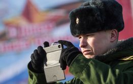 Военнослужащих будут увольнять за смартфоны