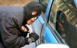 На КСК в Чите ночью обокрали четыре автомобиля 