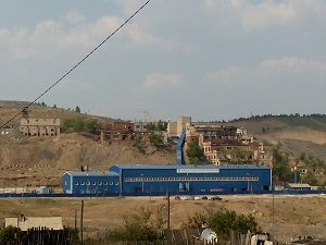 Золотая забастовка: Жители Вершино-Дарасуна выходят на площадь, требуя выплаты       зарплат шахтерам