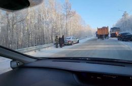 ДТП и гололед. Движение по дороге в Читинском районе затруднено