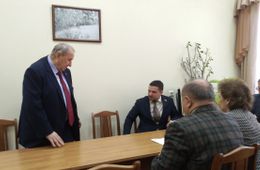 Гардеробщица в думе: Жалко, что Михалёв уходит