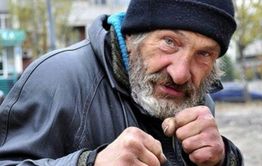В Петровске-Забайкальском судят участкового, избившего бомжа