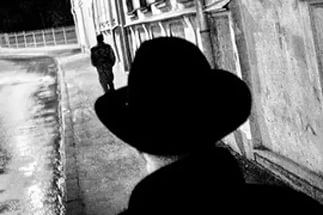 64-летнего мужчину разыскивают в связи с нападением на женщин в Атамановке