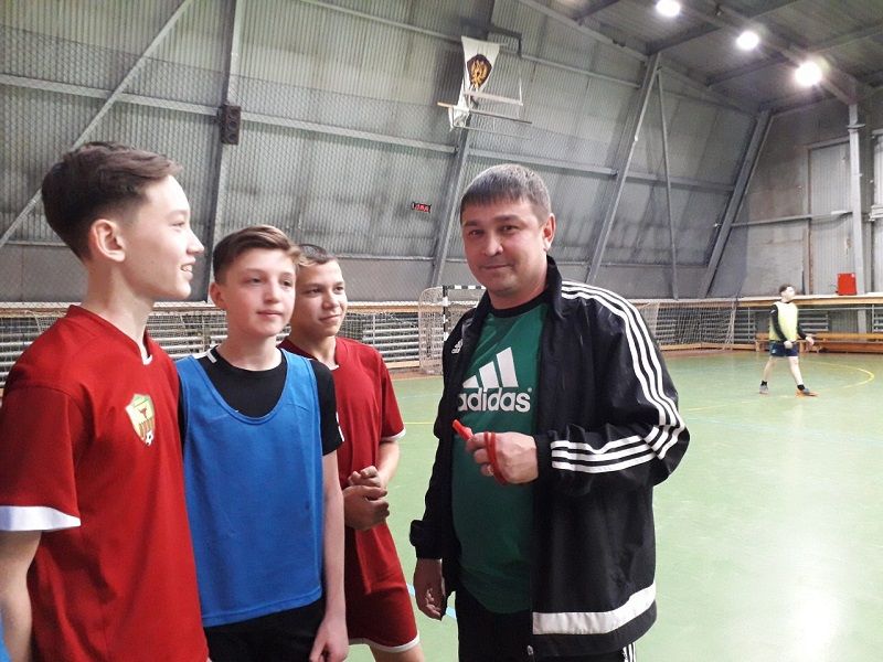 ​В футболе слюнтяев нет!
