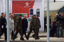 Путин на Цуголе: Кому война, кому мать родна