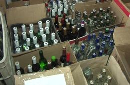 ​Полиция накрыла два контейнера с контрафактной водкой