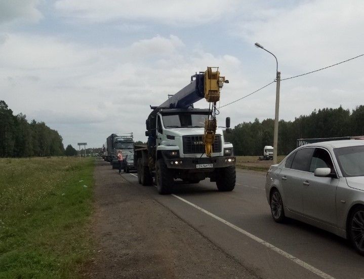 Проезд по затопленной трассе Сибирь перед Тулуном открыли (видео)