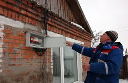 Школу в селе Нуринск оставили без света, а детей без еды и елок