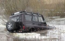 Три человека погибли в утонувшем в Чикое УАЗе