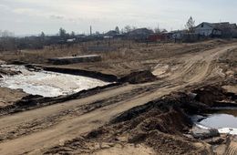 Власти Нерчинска проложили мост через ручей после публикации «Вечорки» и реакции ЦУРа