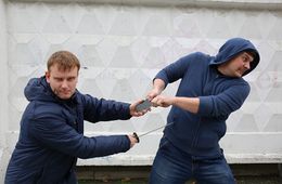 Россиянам хотят разрешить любую самооборону при незаконном проникновении в жилище
