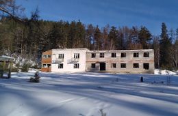 Суд запретил владельцу «Ямаровки» добывать воду из скважины