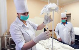 У педиатра читинской детской поликлиники нашли коронавирус — он госпитализирован