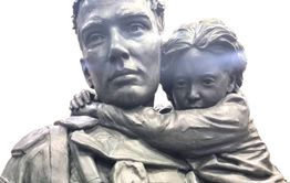 Скульптура воина СВО изготовлена для мемориала в Чите 