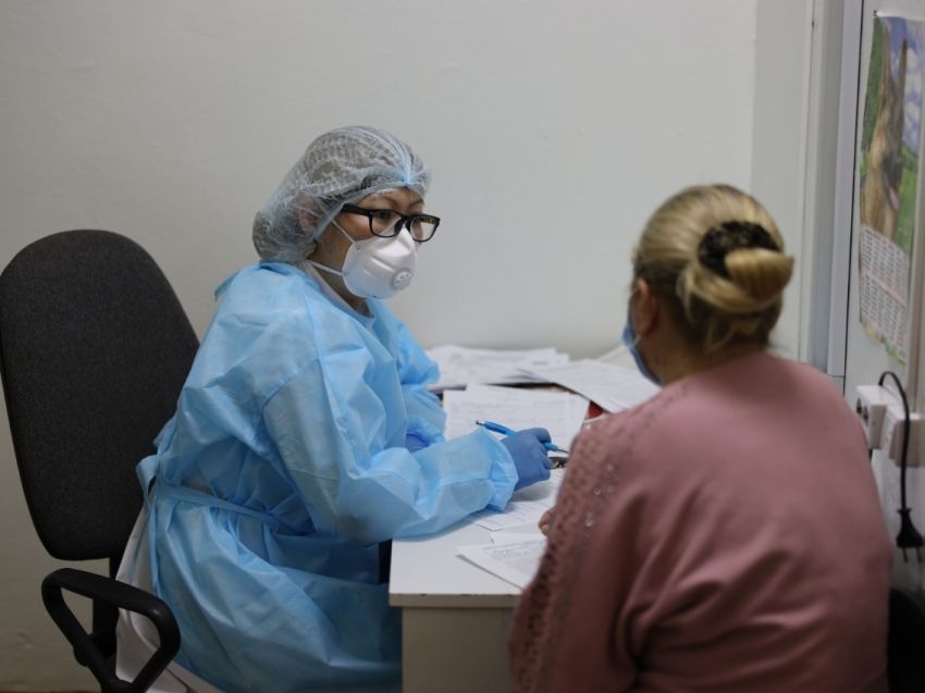 Каждый забайкалец с коронавирусом заражает минимум одного человека
