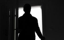 Читинец украл велосипед и четыре телефона, пока хозяйка спала