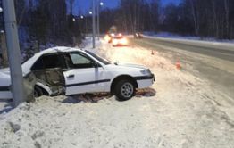 В Дарасуне женщина угнала машину и врезалась в столб
