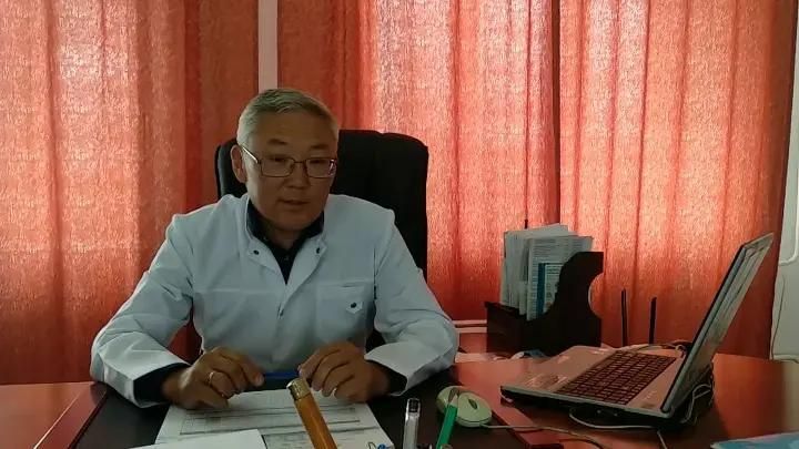 Главврач Дульдургинской ЦРБ отказал в квартирах двум врачам по госпрограмме. В одну из квартир в итоге заселился он сам.