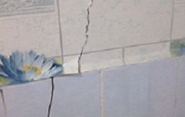 Ветеран ВОВ живет в доме без фундамента и питьевой воды