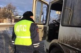 ​Неисправности, отсутствие лицензий и пьяные водители – ГИБДД выявили 216 правонарушений на общественном транспорте